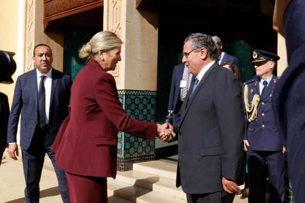 "أخنوش" يجري مباحثات رسمية بالرباط مع ملكة هولندا